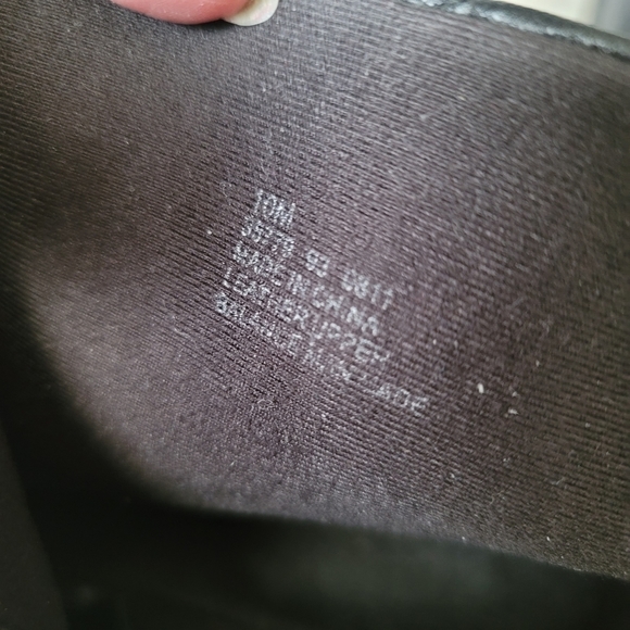 CLARKS Women's Ankle Heel Leather Boots Size 10 Black - Picture 9 of 9